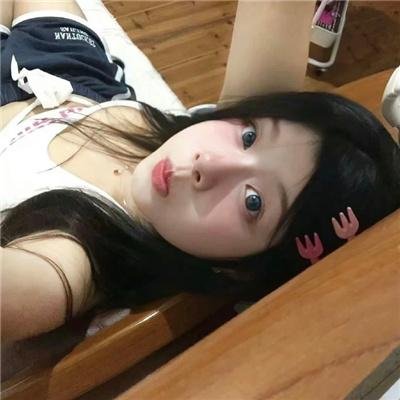 色肉毒蝎女